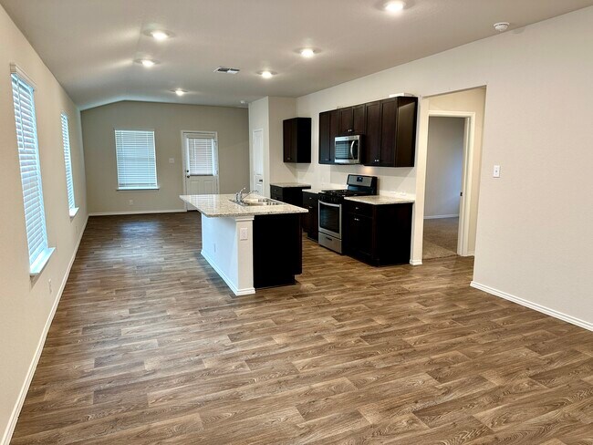 Photo - 125 Hogans Aly