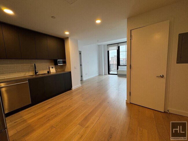 Photo - NORTHERN BOULEVARD Unidad PHC