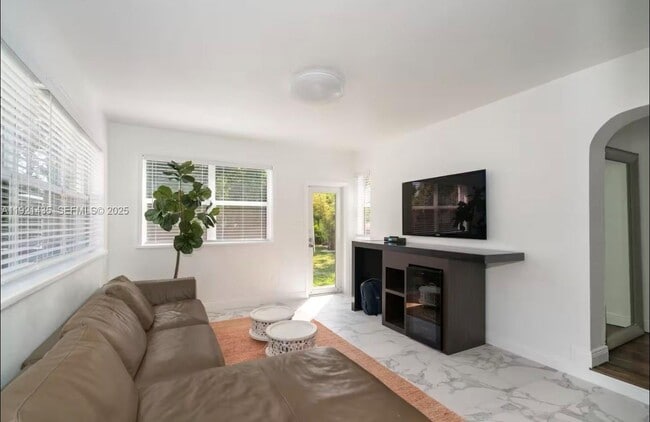 Photo - 35 SW 28th Rd