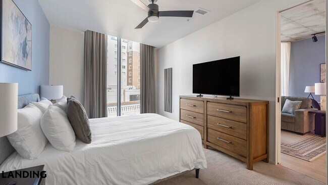 Photo - 143 E Commerce St Unidad 802