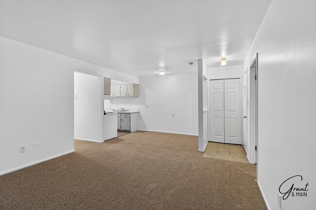 Photo - Redford Square Apartments
