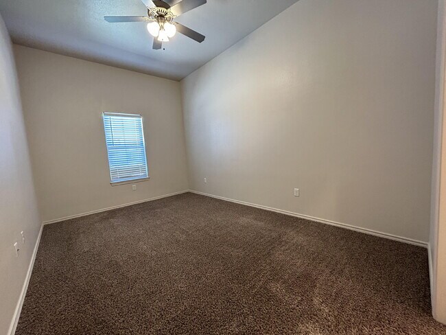 Photo - 11620 Evanston Ave