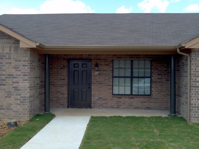 9010 Holmes Ln