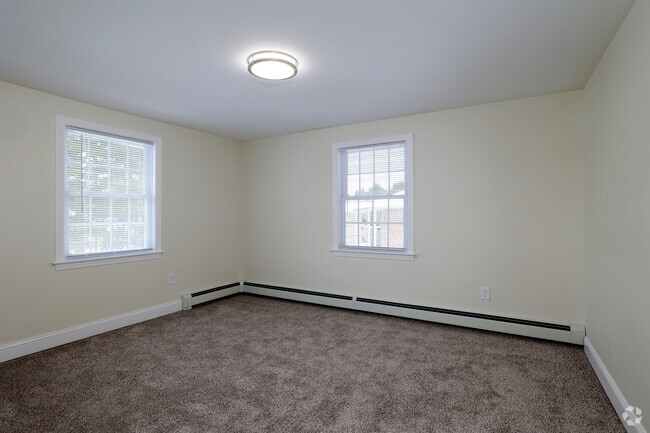 2BR, 1BA - 676SF - Bedroom