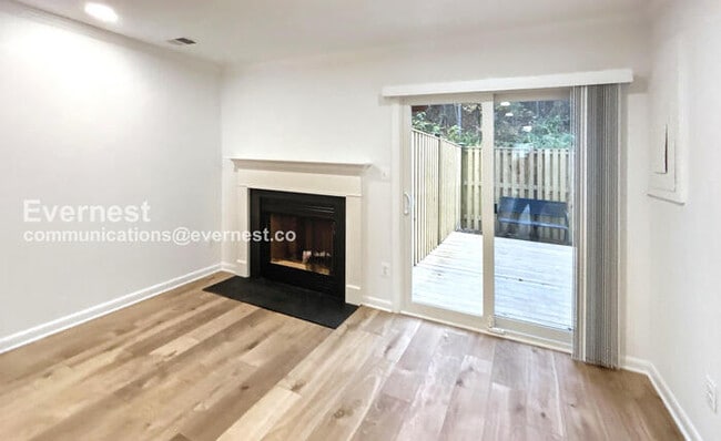 Photo - 16318 Taconic Cir