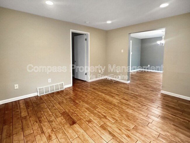 Building Photo - 3832 Byron Center Ave SW Rental