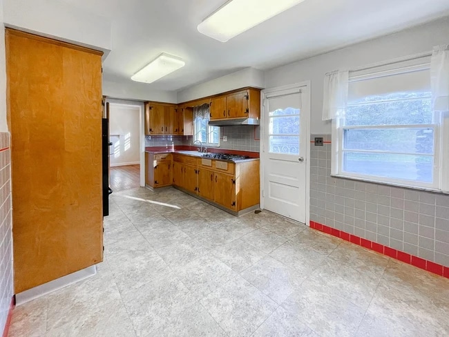 Photo - 15 Columbia Tpke