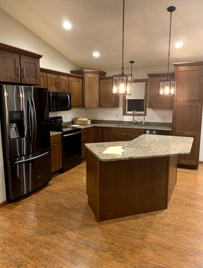 Photo - 301 Grovebrook Ct