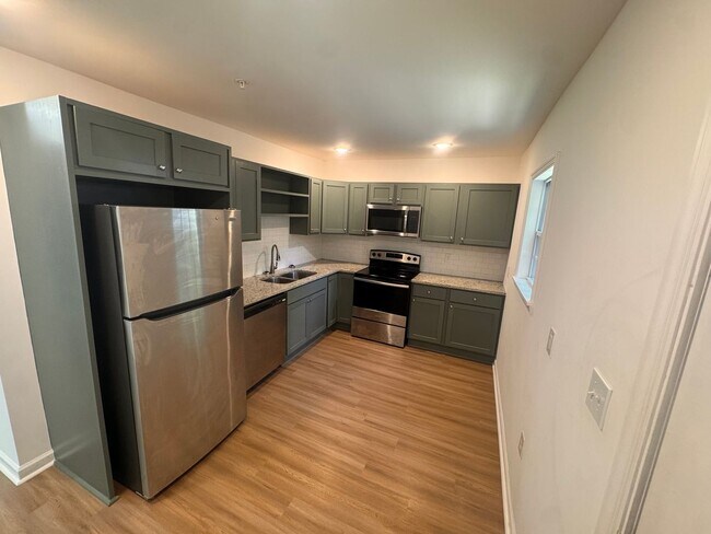 Photo - Updated 2BR/2BA Apartment with Bonus Room in Scottsboro Unit B