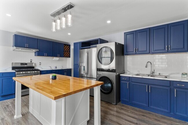 Building Photo - 160 Easton Ave Unit 2 Rental
