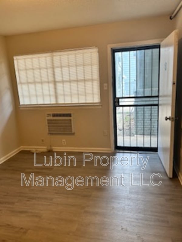 Photo - 1433 Court Ave Unit Apt 10