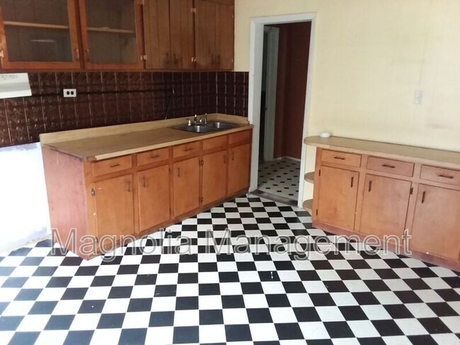 Photo - 329 Southall St