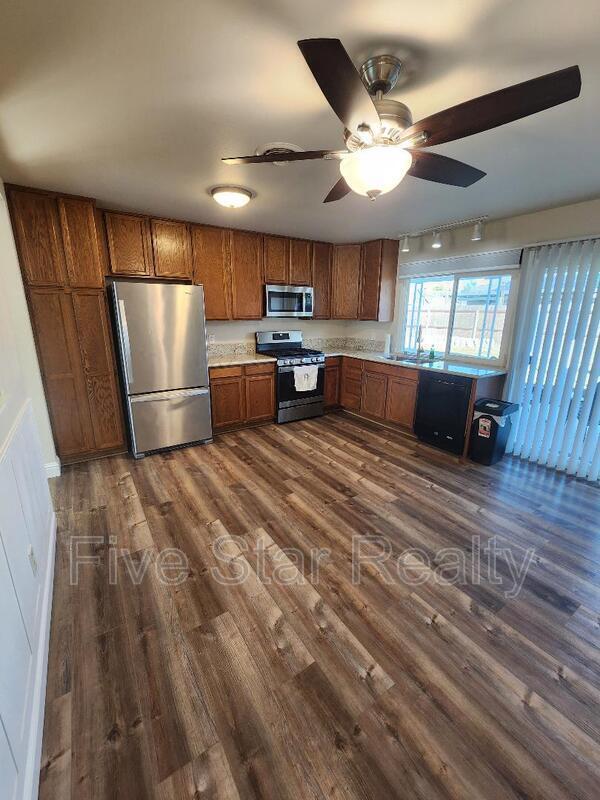 Photo - 2417 Foust St