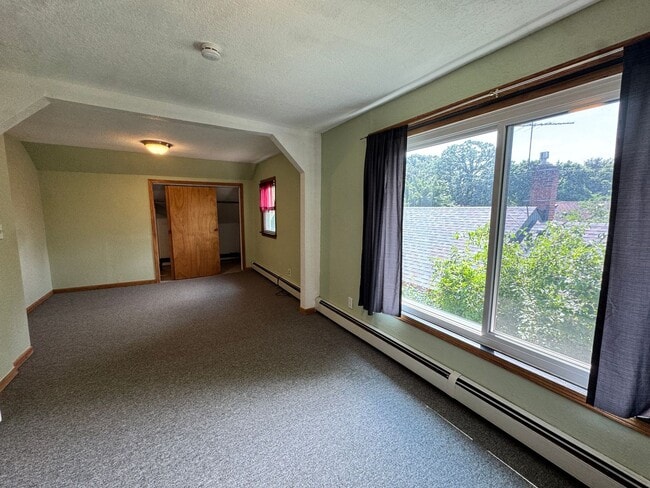 Building Photo - Columbus Unit 2 Rental