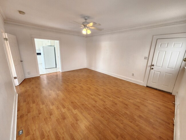 Photo - 820 N Edgemont St