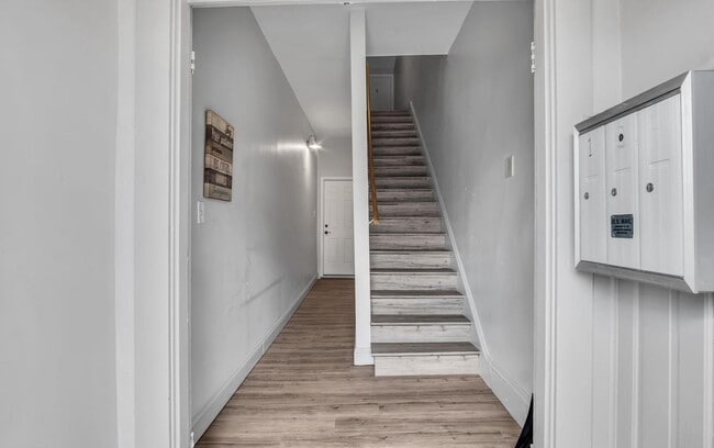 Photo - 7 S Market St Unidad #2