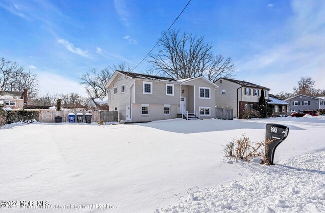 27 Oak Leaf Ln