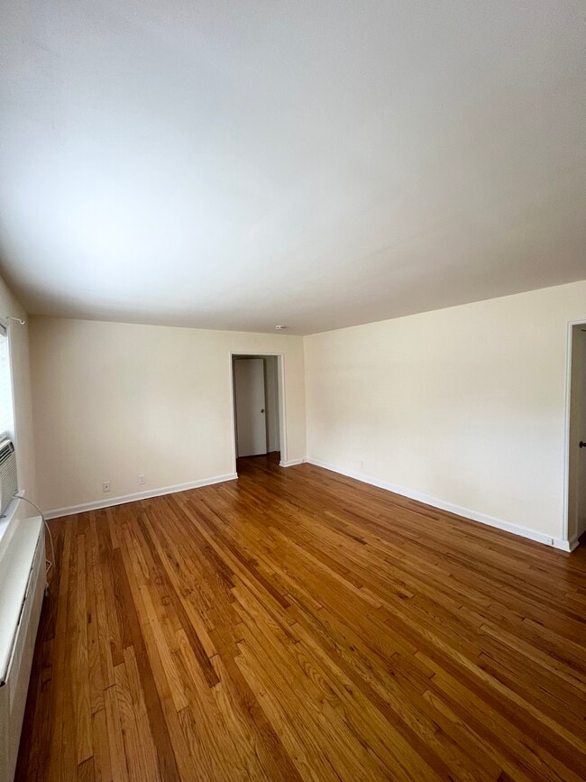 Building Photo - 51 W Hudson Ave Unit 1 Rental