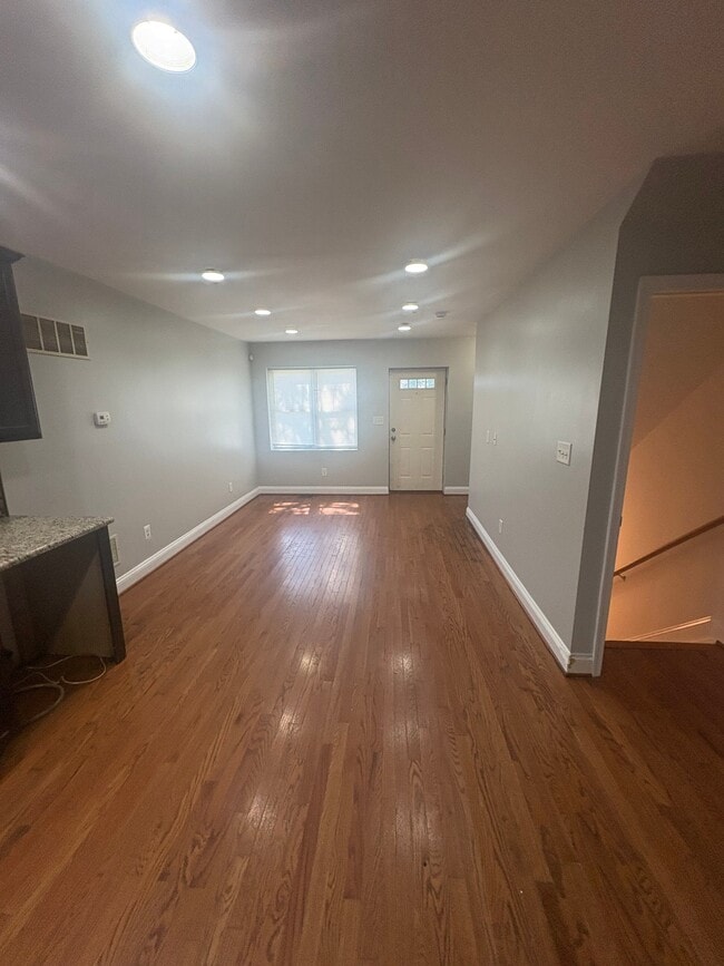 Photo - 2812 Oswego Ave