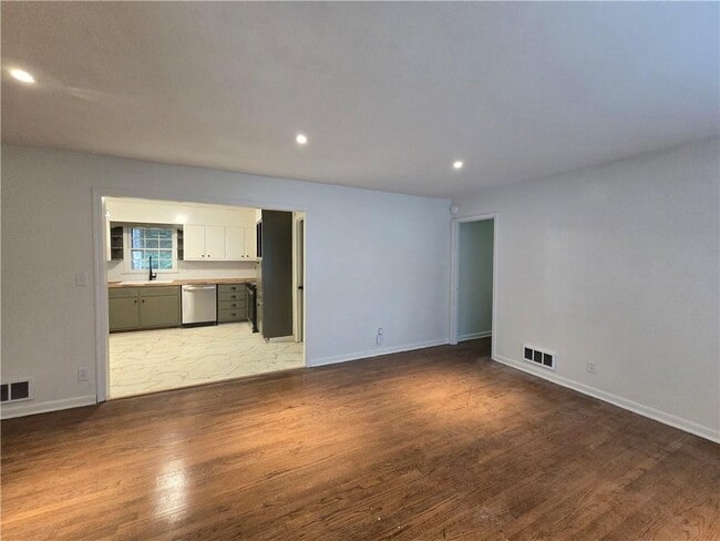 Photo - 2468 Dresden Dr NE