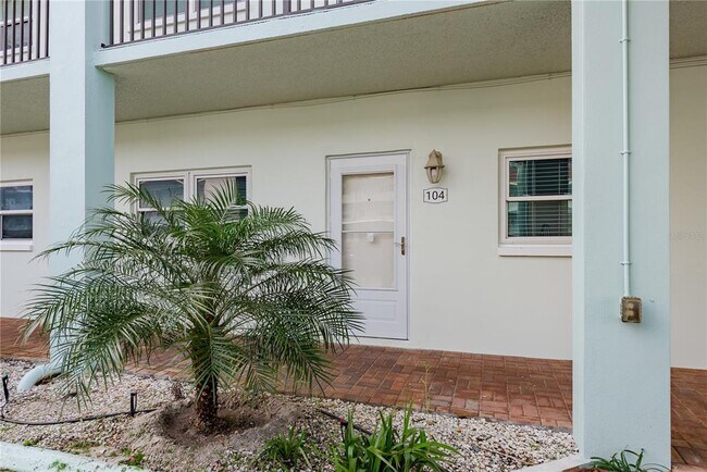 Photo - 8 Glencoe Pl Unidad 104