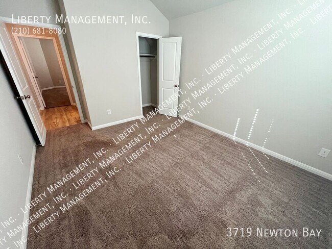 Photo - 3719 Newton Bay