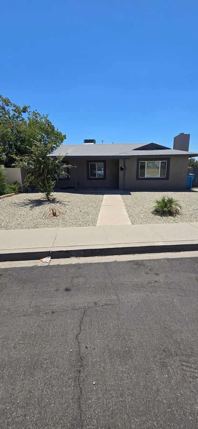 Building Photo - 3253 W Country Gables Dr