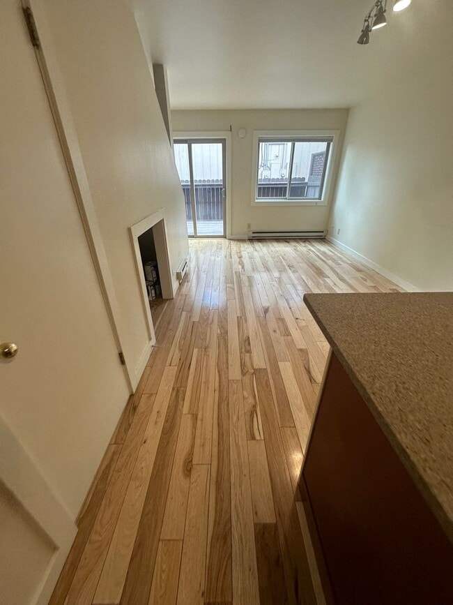 Building Photo - 145 Aspen Dr