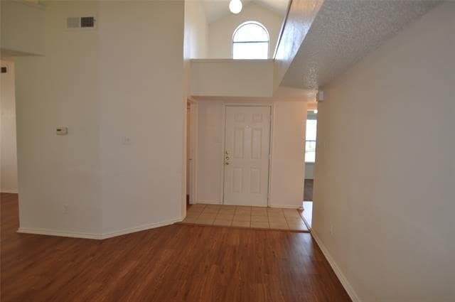 Photo - 919 Richards Dr