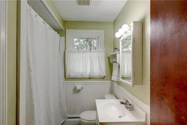 Photo - 135 Holly Rd