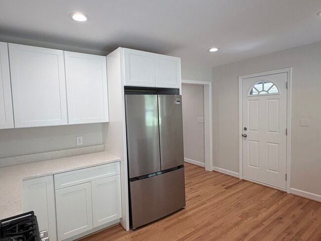 Photo - 3 Woodward Way