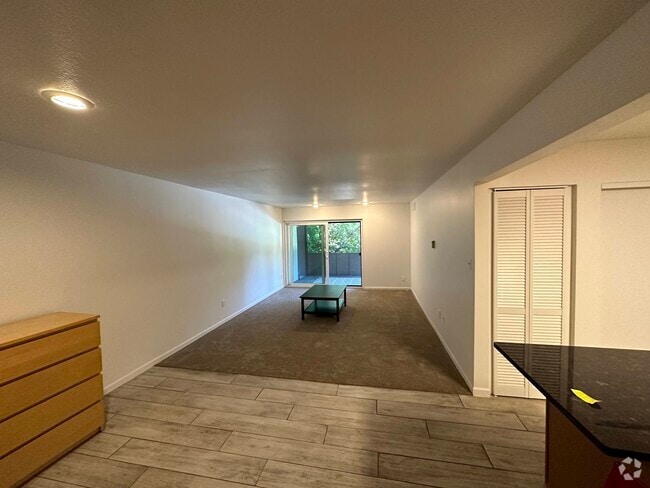 Building Photo - 2227 Canyon Blvd Unit 254 Rental