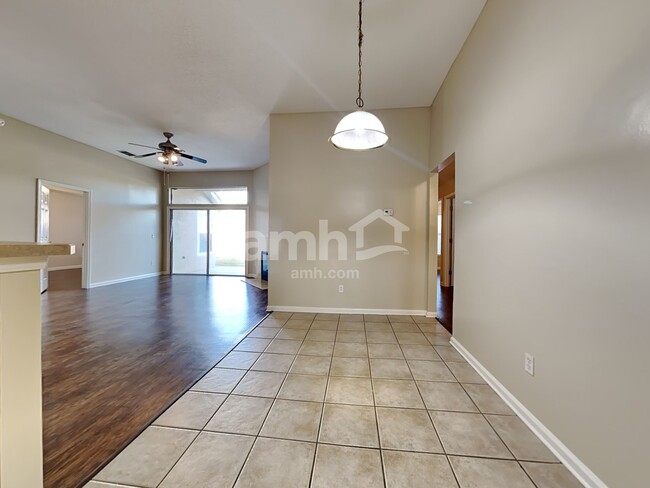 Photo - 392 Brierstone Ct