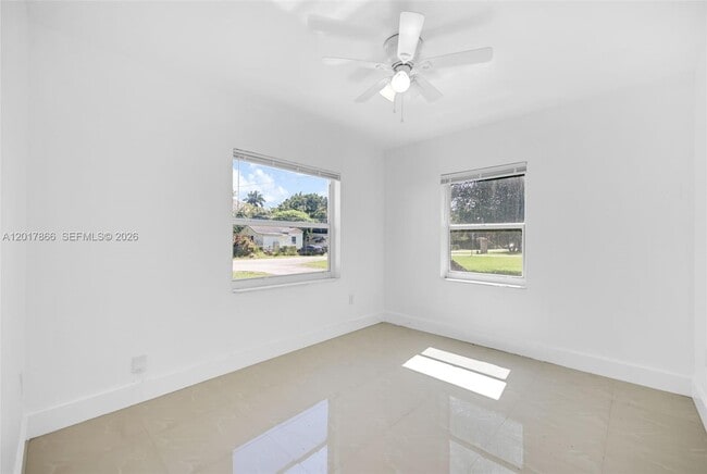Building Photo - 577 NW 90th St Unit 555