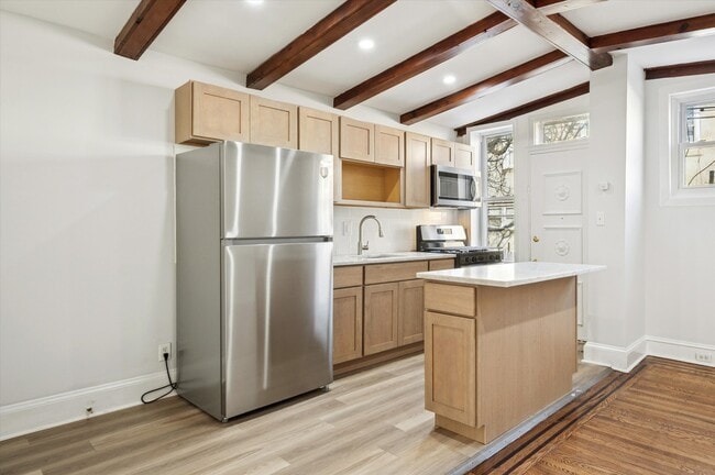 Photo - 5557 Matthews St