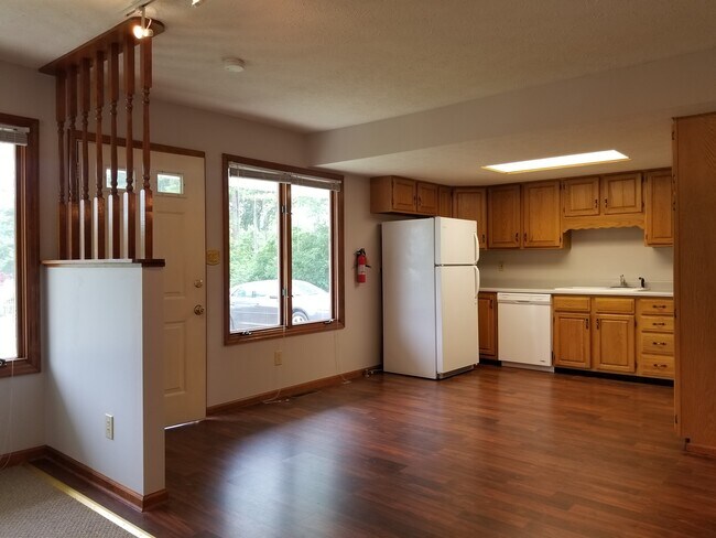 Photo - * August 2026* GREAT 3 Bed House!!