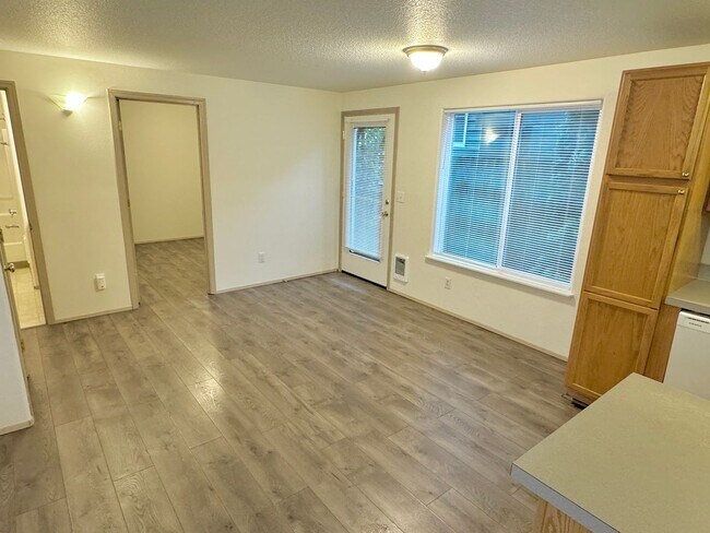 Photo - ROMAA01 Unit 6937