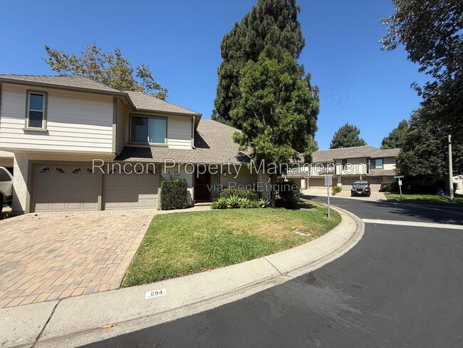 Photo - 694 Deerhunter Ln