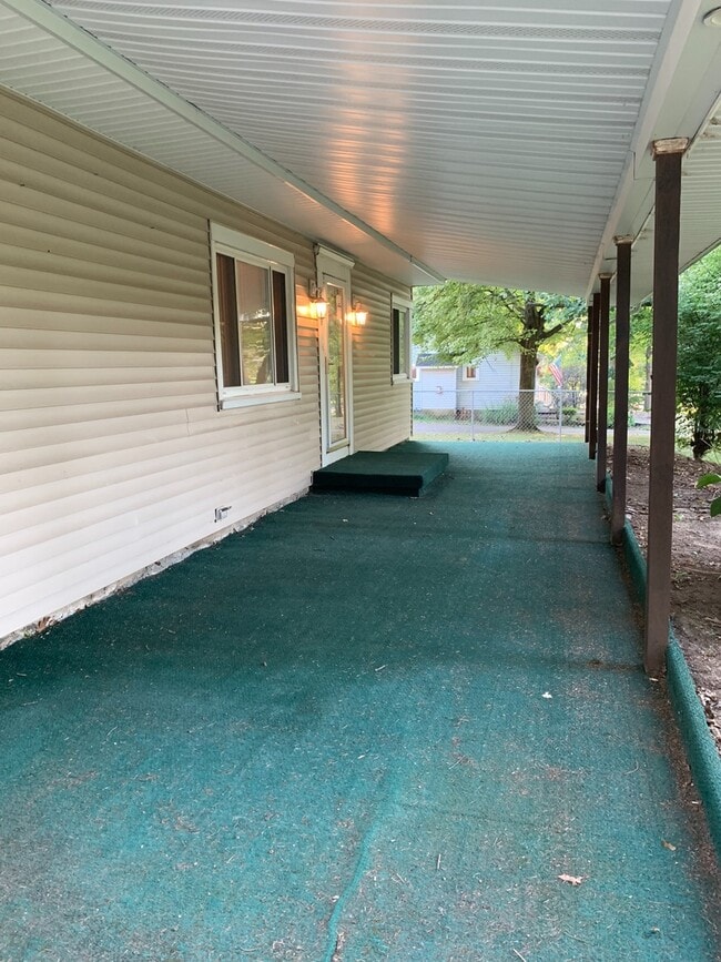 Photo - 8986 King Graves Rd NE