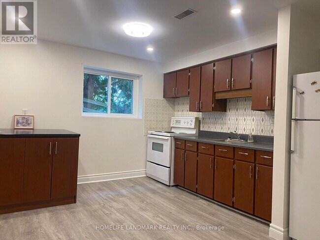 Photo - 1052 Elgin St