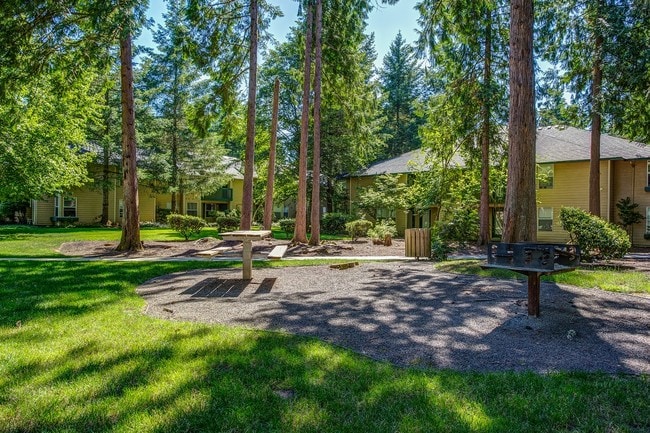 Commons at Creekside Apartments