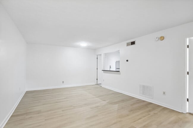 Photo - 1150 Collier Rd NW Unidad k19