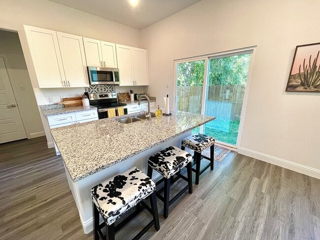 Photo - 2822 Angle Ave