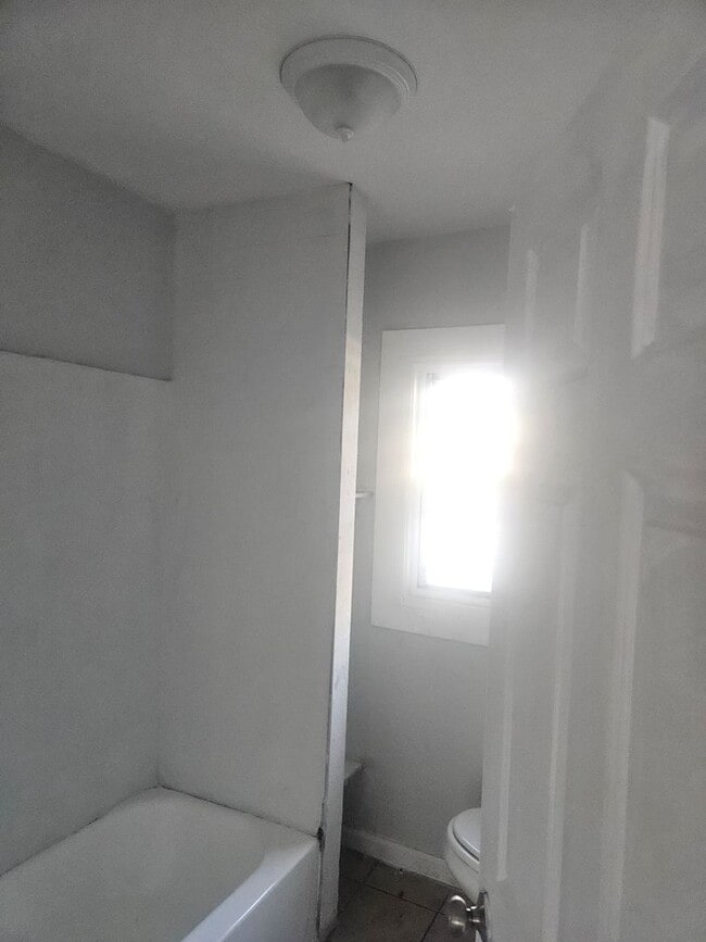 Photo - 15804 Belden St