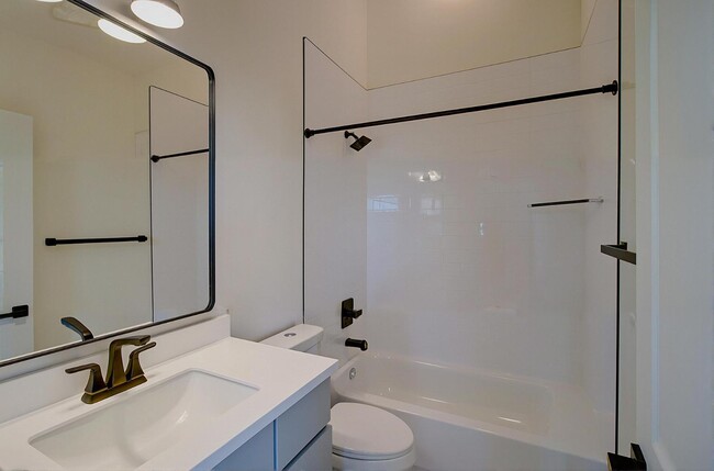 Photo - 1221 East Emma Drive