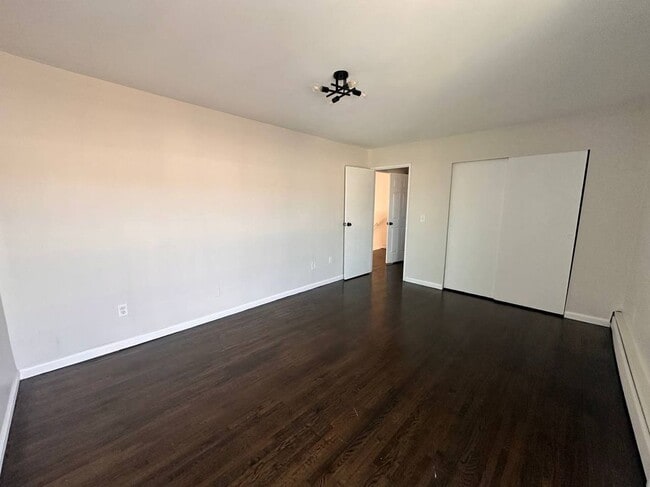 Photo - 581 Patten Ave