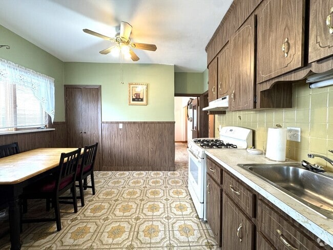 Building Photo - 26 Frederick Ave Unit 2 Rental