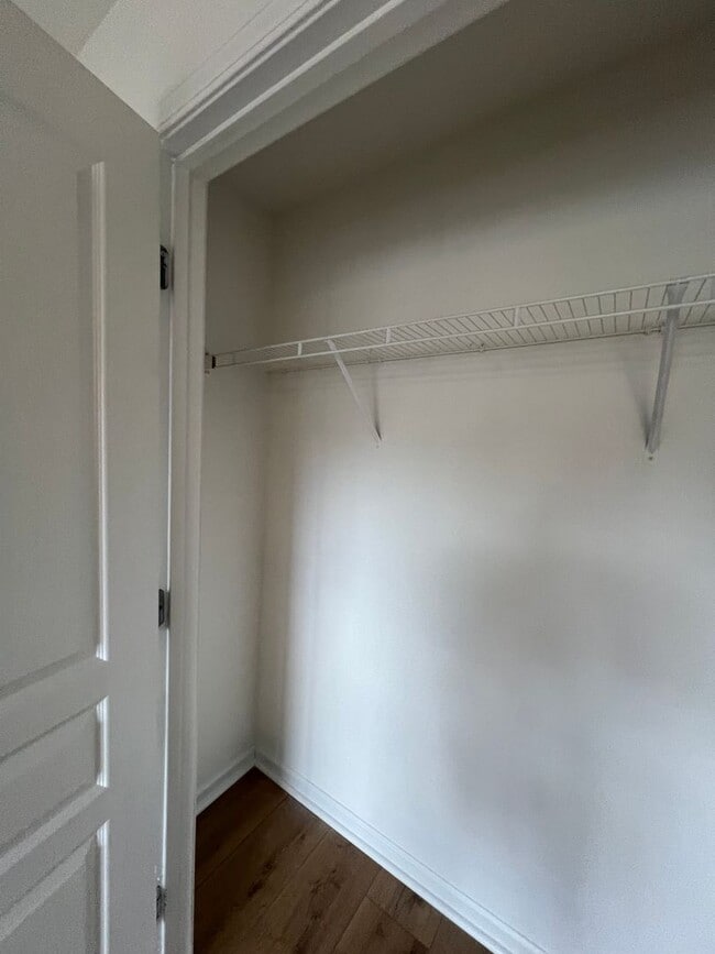 Building Photo - 16-1611 Summers Unit 16-1611 - C