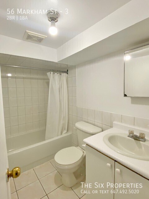 Two Bedroom Lower Level Apartment Near Queen West / Trinity Bellwoods