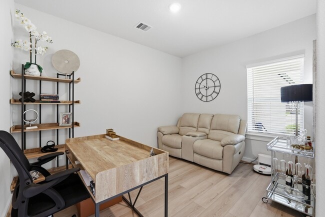Photo - 16687 Sterling Clf St